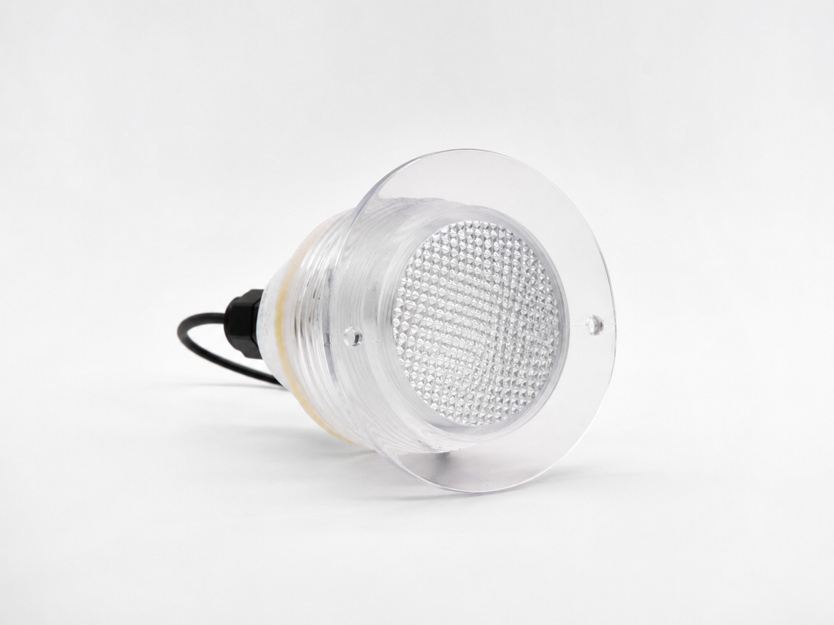 Bloc lampe à DEL O'Ryan PoolStar : collerette transparente à 2 trous, lentille prismatique, corps fileté, fil noir sortant d'un presse-étoupe